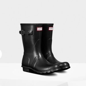 Hunter short black rain boots